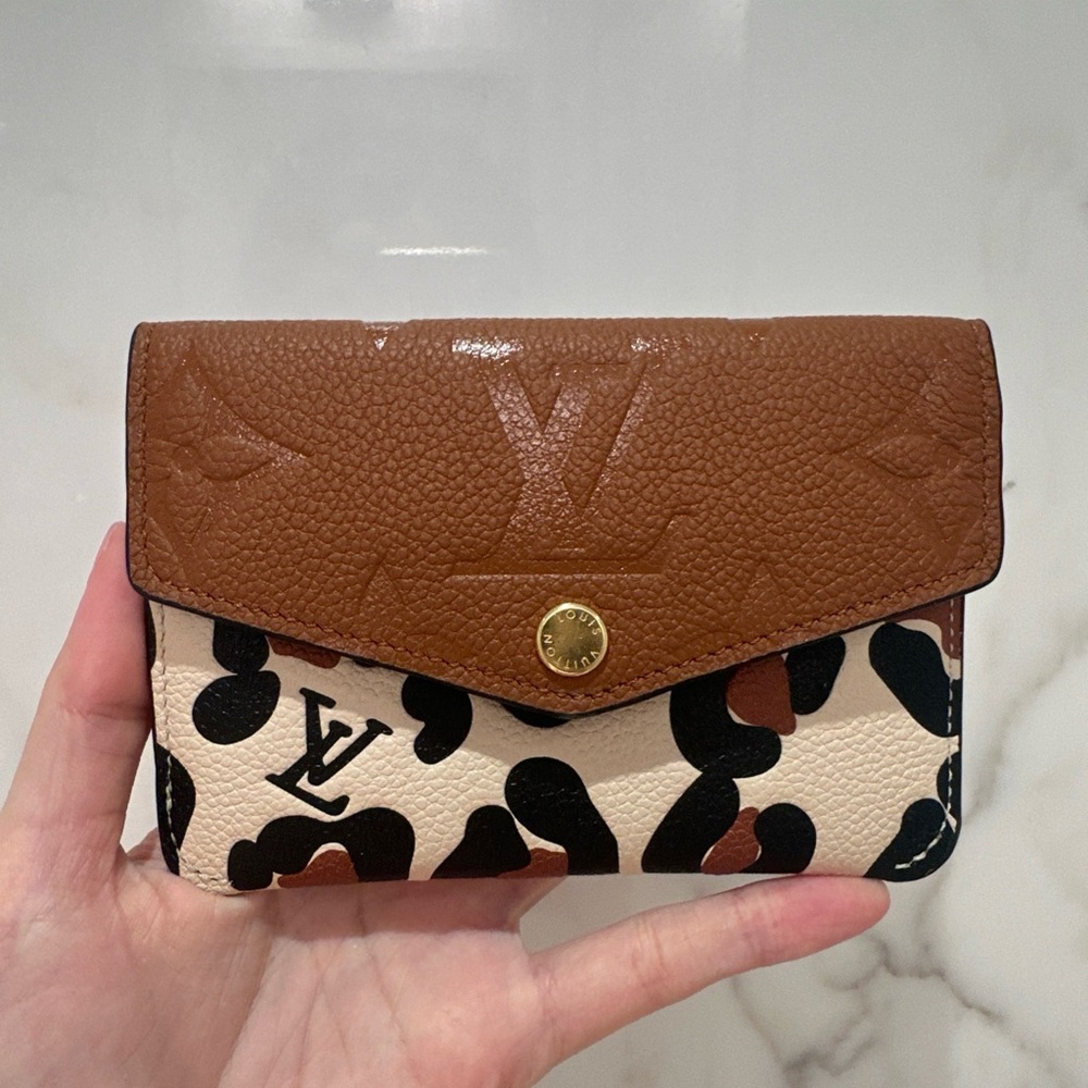 SOLD 💕 NWT Louis Vuitton Empreinte Monogram Giant Wild At Heart Key Pouch